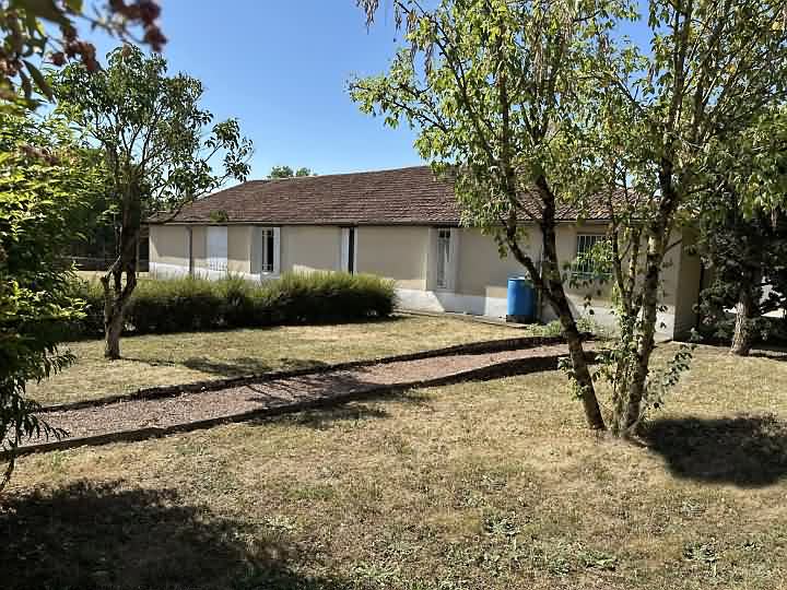 3 bed house for sale near Ardilleux