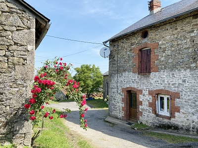 2 bed stone house for sale near Bujaleuf