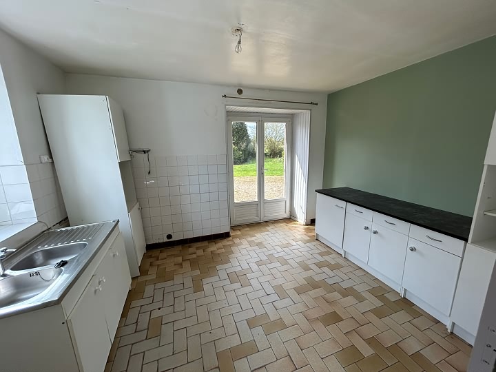 2 bed stone house for sale near Lanvellec