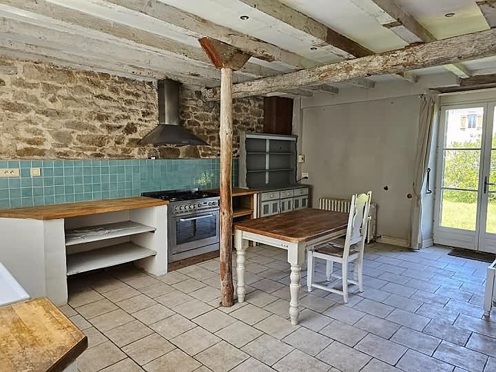 7 bed stone house for sale near Perret