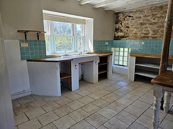 7 bed stone house for sale near Perret