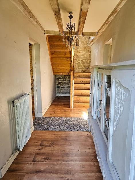 7 bed stone house for sale near Perret