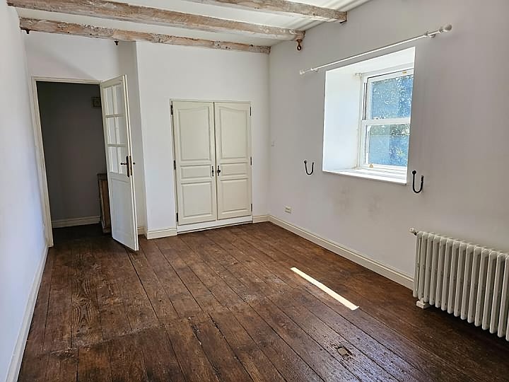 7 bed stone house for sale near Perret