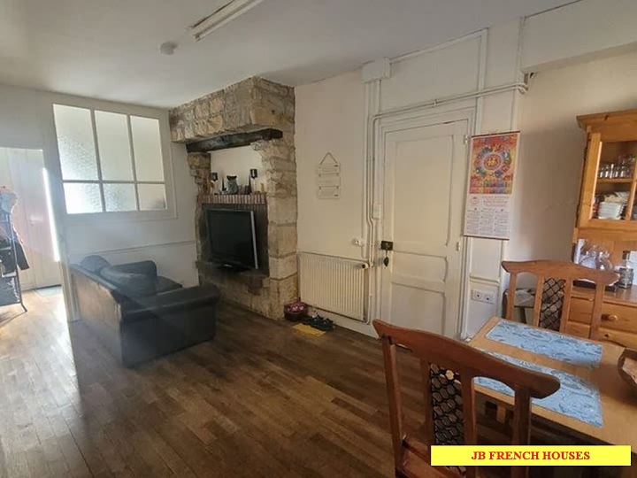 5 bed stone house for sale near Bion