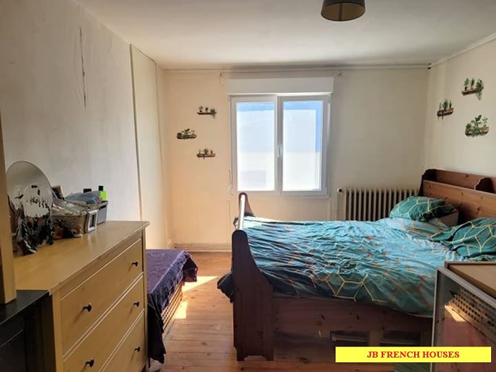 5 bed stone house for sale near Bion
