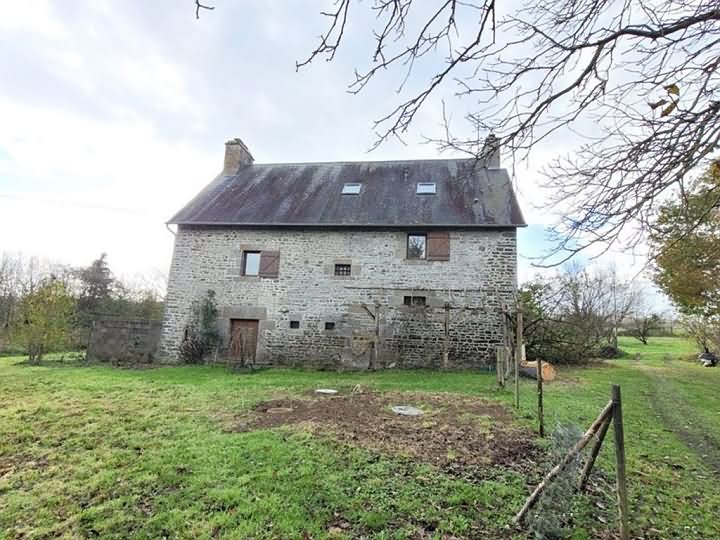4 bed stone house for sale near Bion