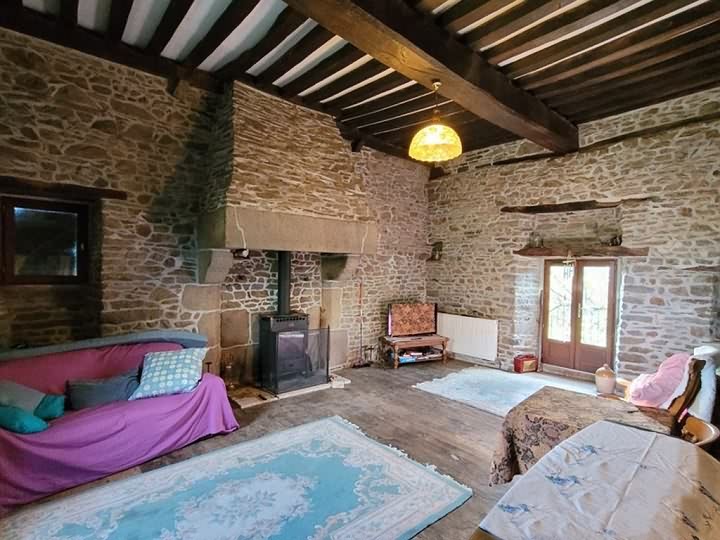 4 bed stone house for sale near Bion