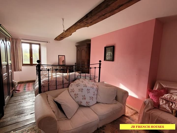 4 bed stone house for sale near Bion