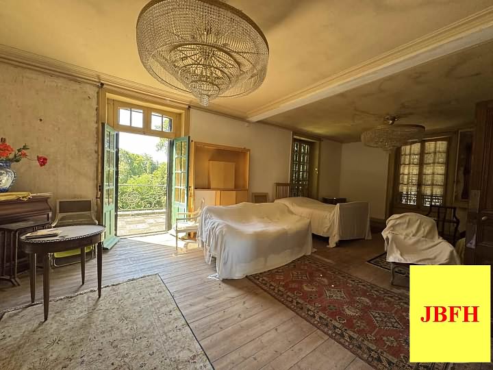 7 bed stone house for sale near Clairet