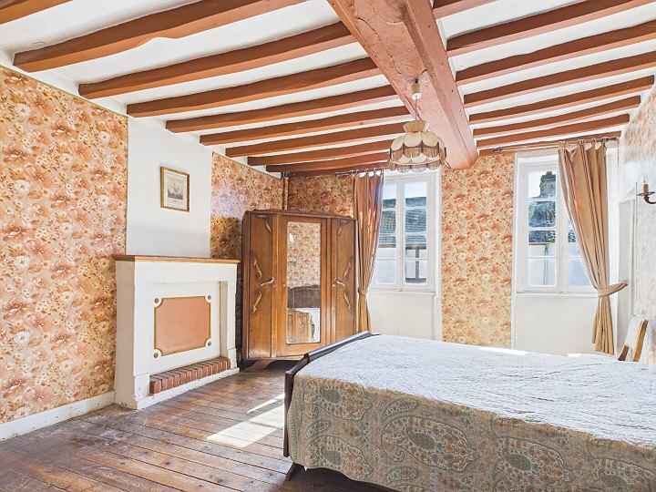 4 bed stone house for sale near Nécy