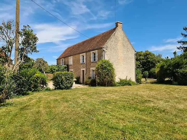 4 bed stone house for sale near Nécy