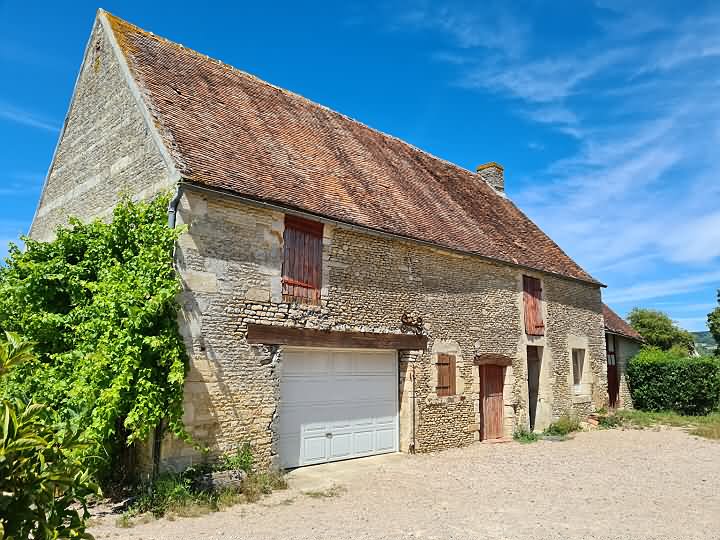 4 bed stone house for sale near Nécy