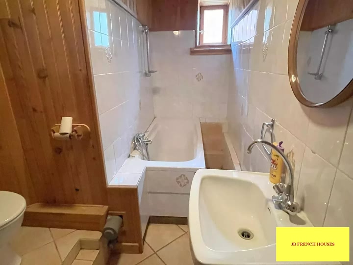 Stone house for sale near Aizet