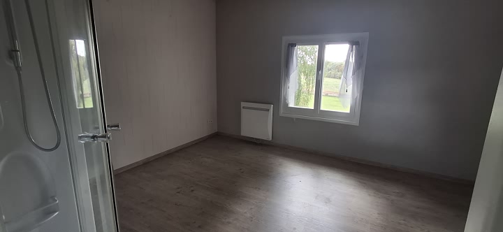 Maison en pierre de 3 chambres à vendre près de Liglet