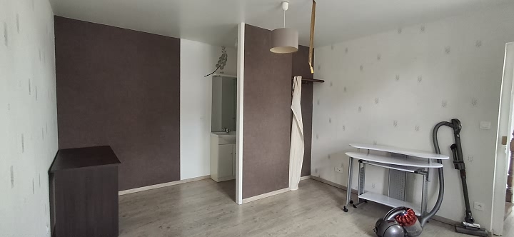 Maison en pierre de 3 chambres à vendre près de Liglet