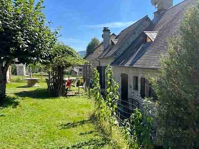 3 bed stone house for sale near Affieux
