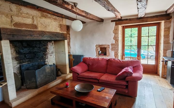 Maison en pierre de 4 chambres à vendre près de Dussac