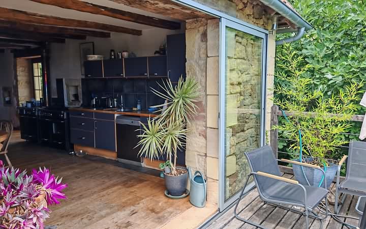 Maison en pierre de 4 chambres à vendre près de Dussac