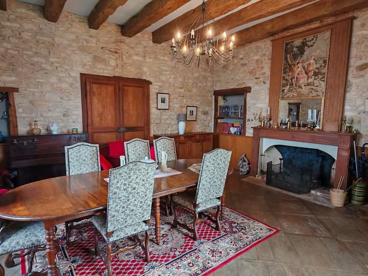 Stone cottage de 7 chambres à vendre près de Dussac