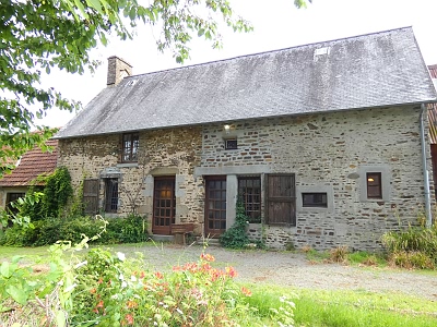 2 bed stone house for sale near Lapenty