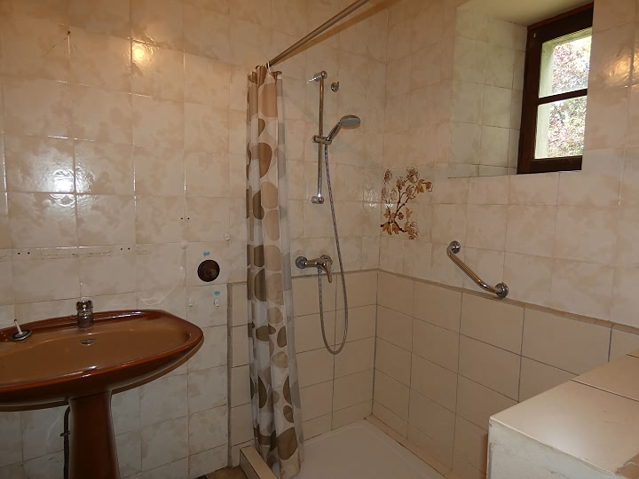2 bed stone house for sale near Lapenty