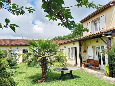 4 bed house for sale near Aizet
