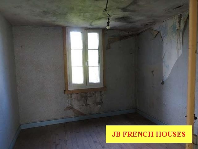 4 bed stone house for sale near Affieux