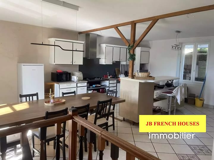 7 bed stone house for sale near Farges