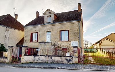 4 bed stone house for sale near Aubas