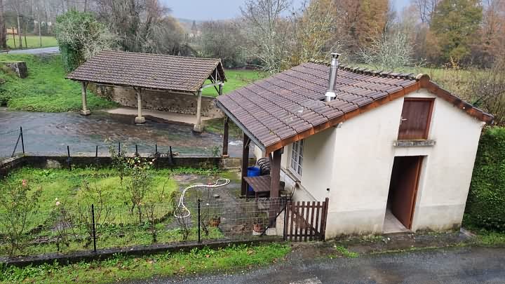 3 bed stone house for sale near Goulat