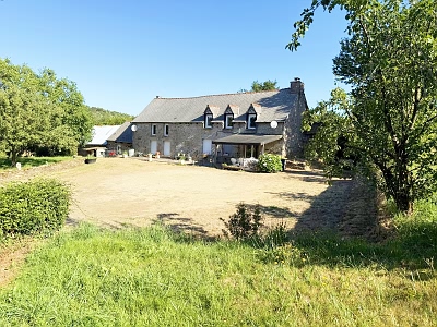 5 bed stone house for sale near Mohon