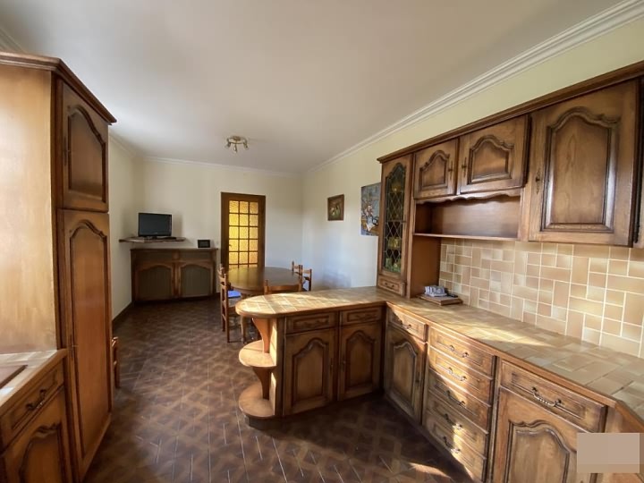 Natuurstenen huis met 4 slaapkamers te koop nabij Treve