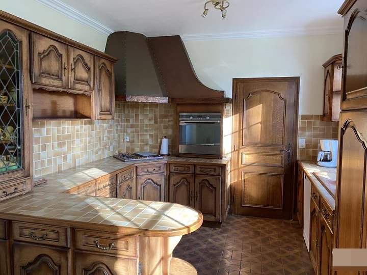 Natuurstenen huis met 4 slaapkamers te koop nabij Treve