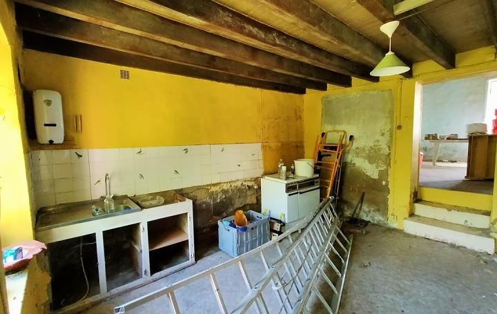 2 bed stone house for sale near Averton