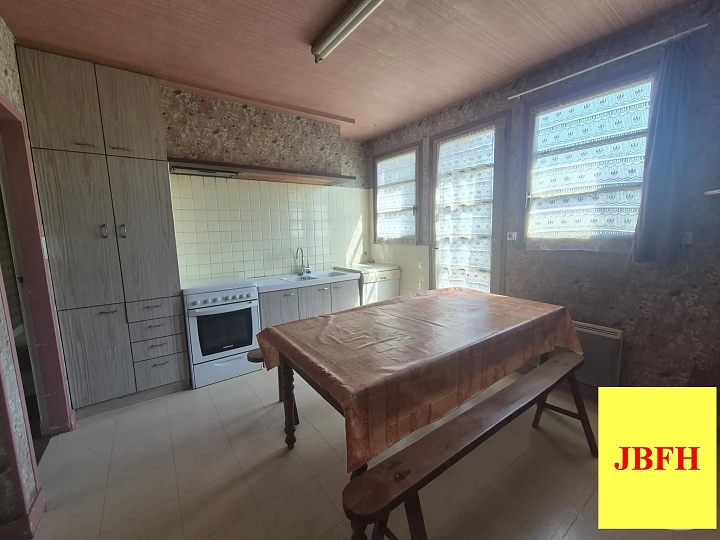 6 bed house for sale near Mantilly