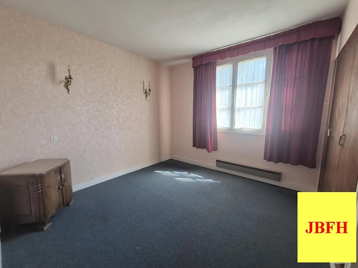 6 bed house for sale near Mantilly