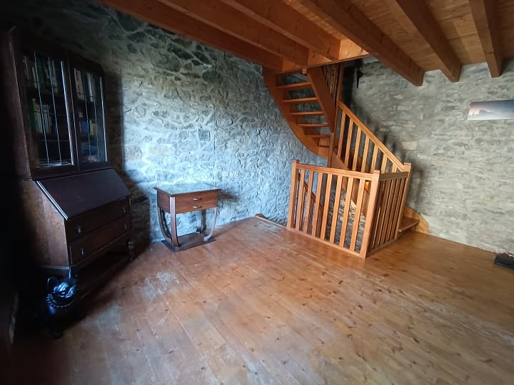 2 bed stone house for sale near Perret