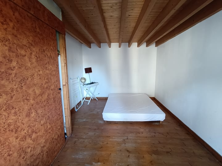 2 bed stone house for sale near Perret
