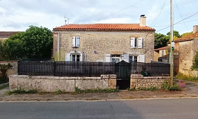 3 bed stone house for sale near Paillé