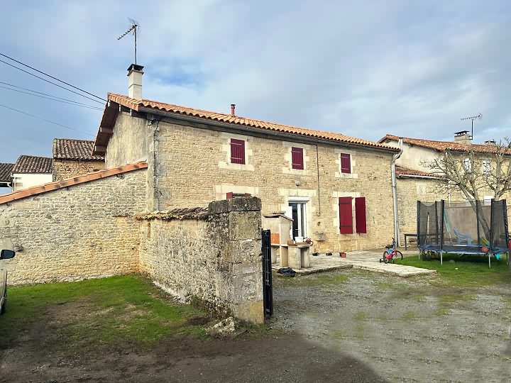3 bed stone house for sale near Pliboux