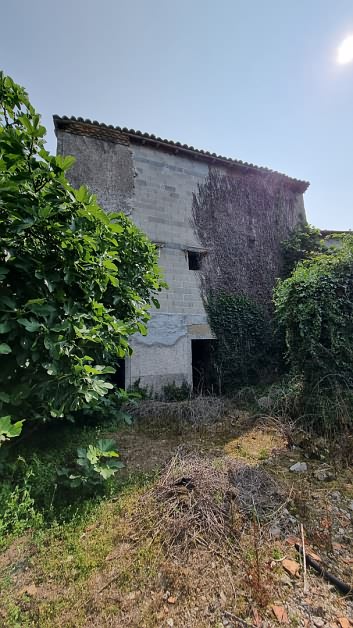 Stone barn to renovate near Goulat
