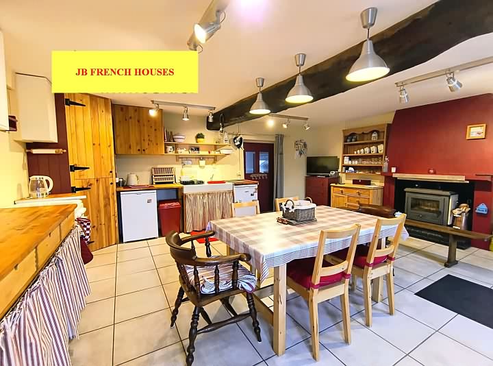 4 bed stone house for sale near Lesbois