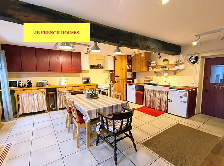 4 bed stone house for sale near Lesbois