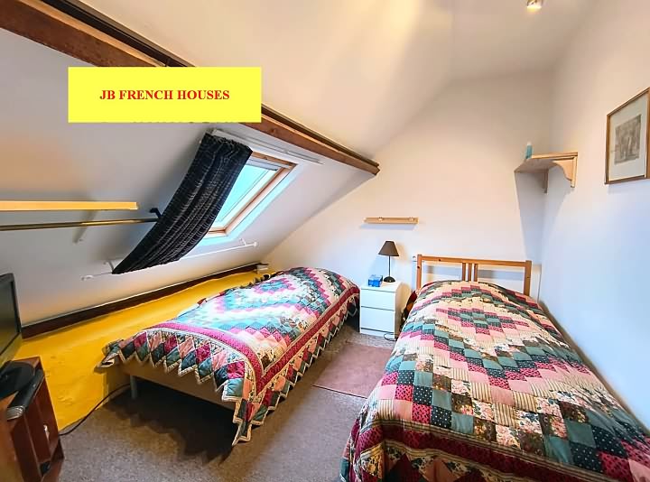 4 bed stone house for sale near Lesbois