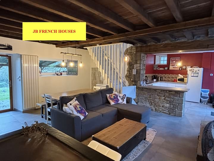 4 bed stone house for sale near Lesbois