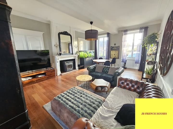 4 bed stone house for sale near Perrou