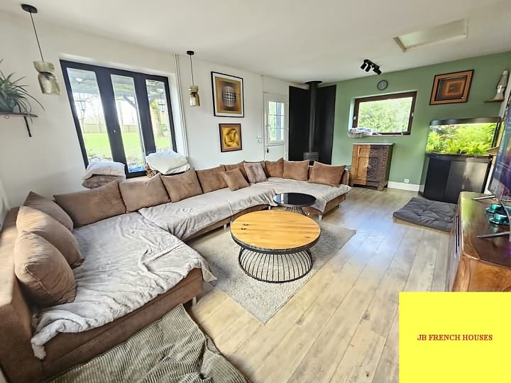 4 bed stone house for sale near Perrou