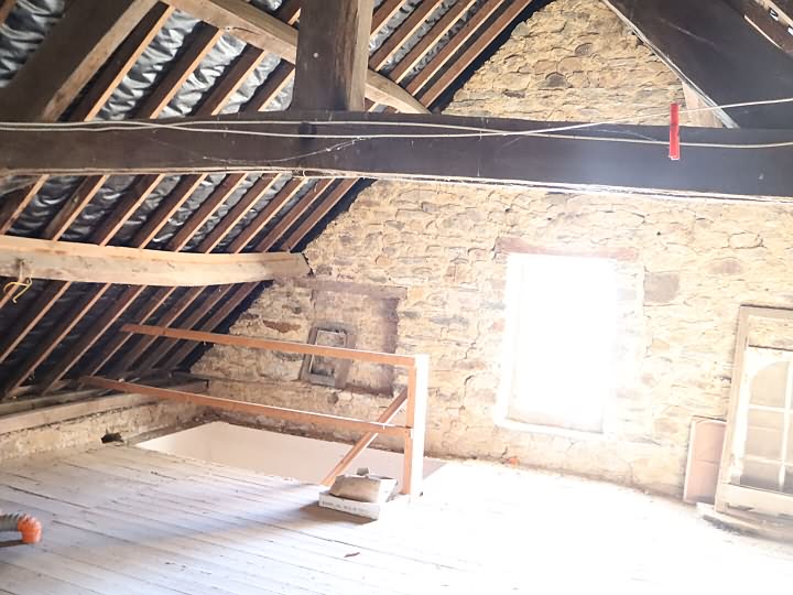 4 bed stone house for sale near Vengeons