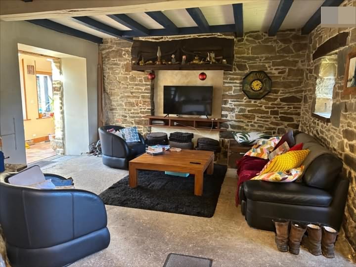 6 bed stone house for sale near Keraden