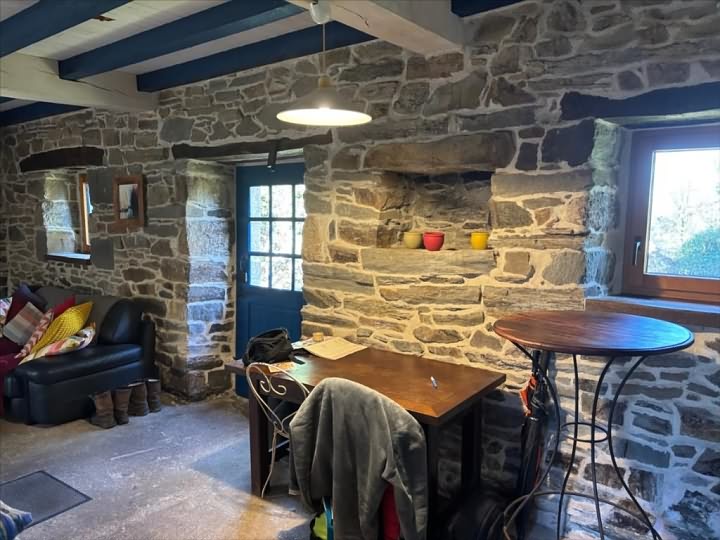 6 bed stone house for sale near Keraden